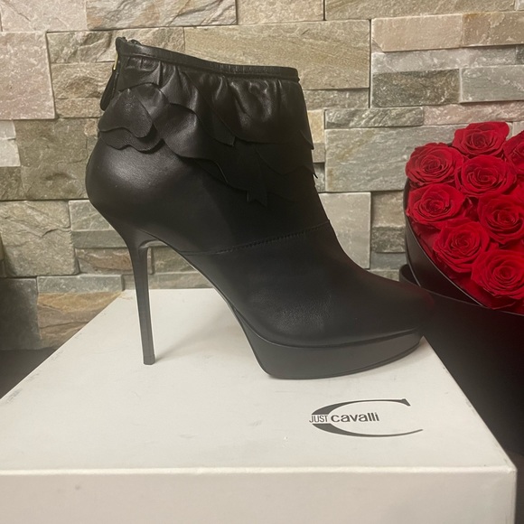 Just Cavalli Black Ruffle Booties - NIB - Picture 7 of 11